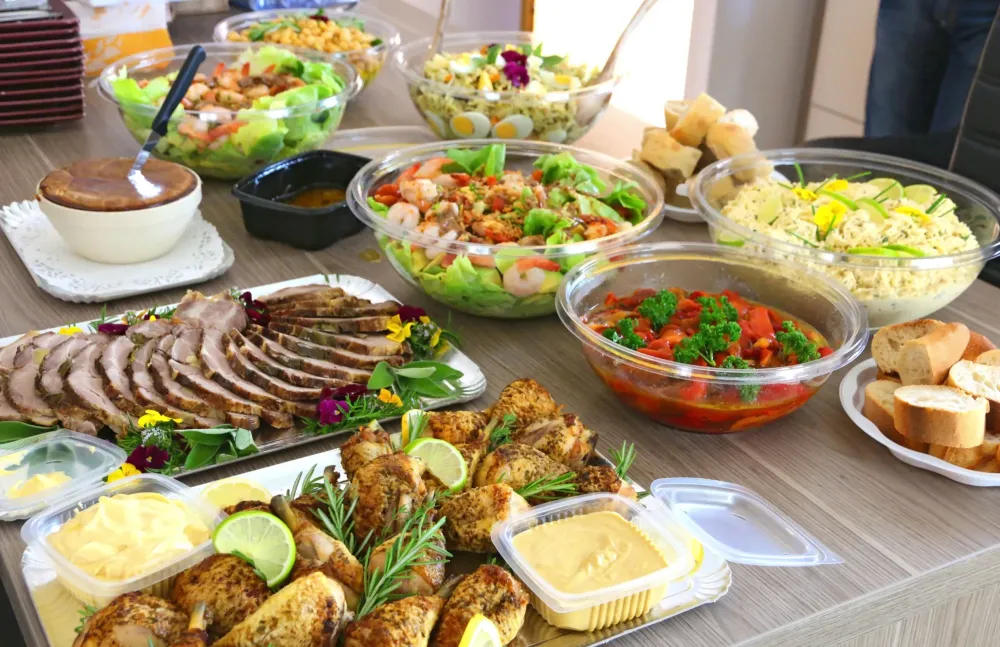 plat_traiteur_salade_viande